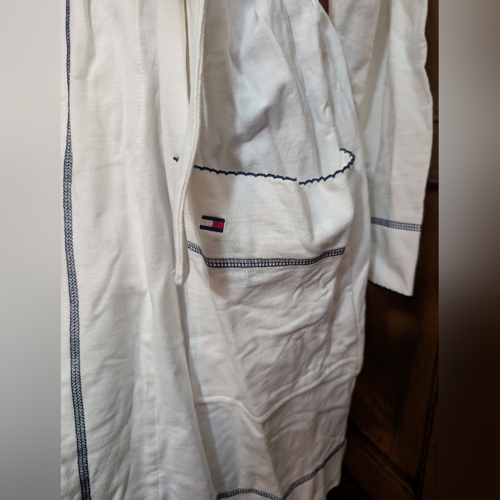NWT Tommy Hilfiger Hooded Bathrobe - Picture 2 of 6